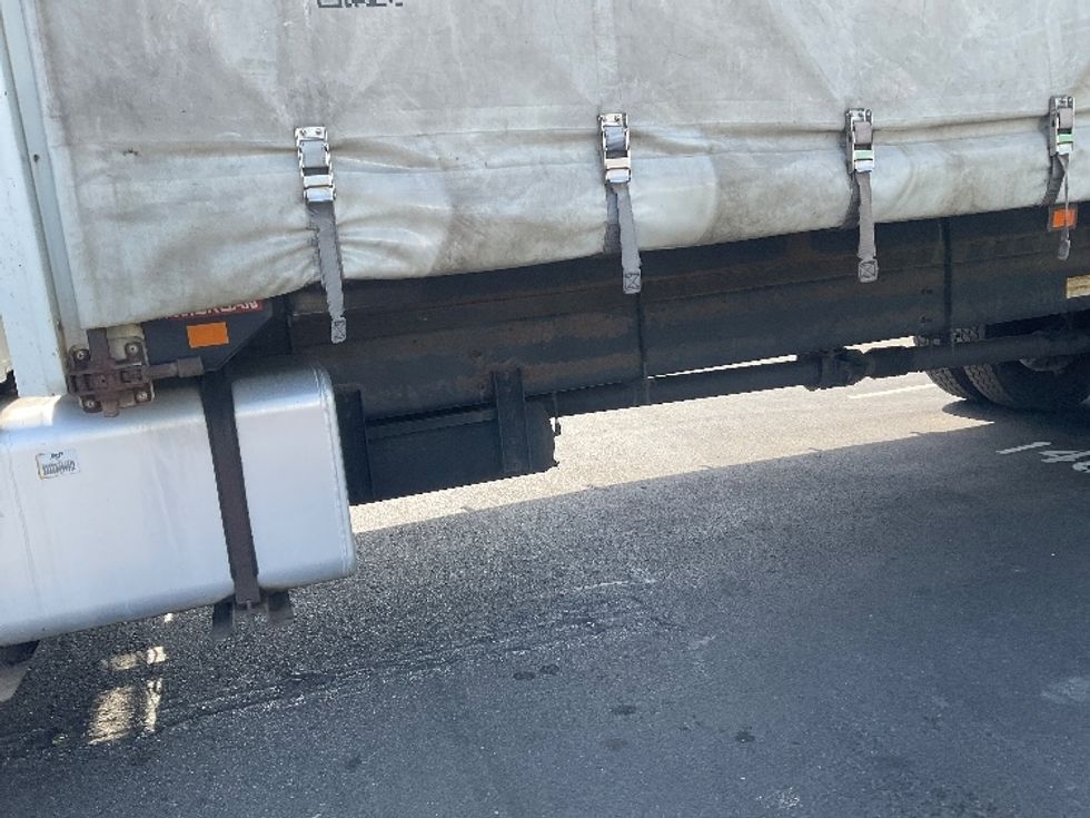 Curtain Side-Light and Medium Duty Trucks-Hino-2018-338-Capitol Heights-MD-275,916\n\t\tmiles-$ 28,000 - Image 9