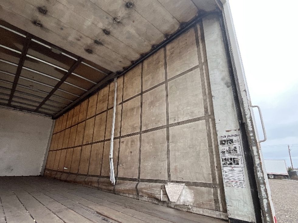 Curtain Side-Light and Medium Duty Trucks-Hino-2019-268-Pasco-WA-175,147\n\t\tmiles-$ 43,250 - Image 12