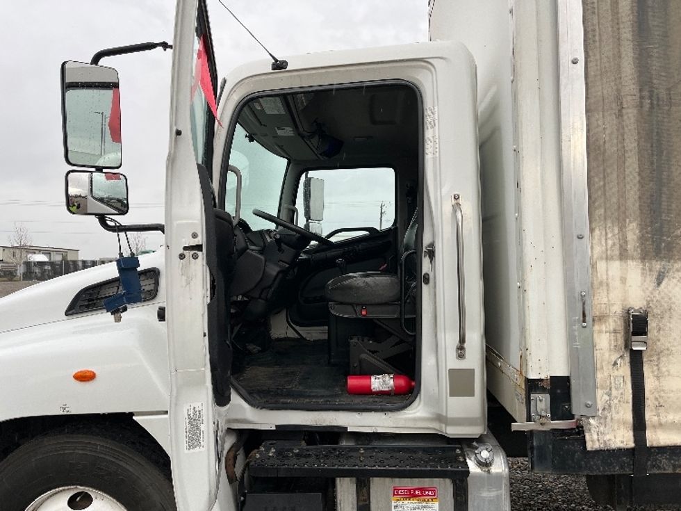 Curtain Side-Light and Medium Duty Trucks-Hino-2019-268-Pasco-WA-175,147\n\t\tmiles-$ 43,250 - Image 16