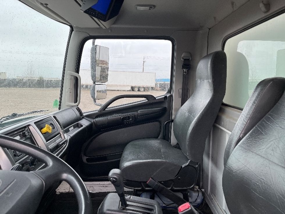 Curtain Side-Light and Medium Duty Trucks-Hino-2019-268-Pasco-WA-175,147\n\t\tmiles-$ 43,250 - Image 19