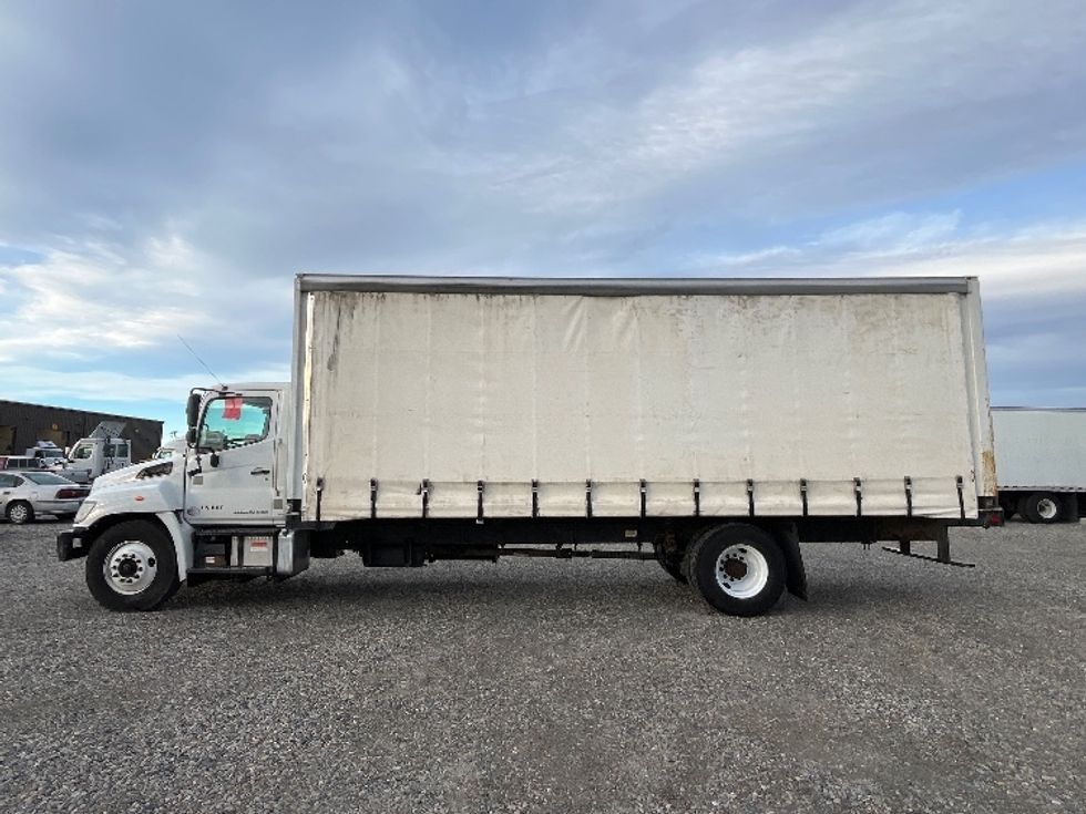 Curtain Side-Light and Medium Duty Trucks-Hino-2019-268-Pasco-WA-175,147\n\t\tmiles-$ 43,250 - Image 4