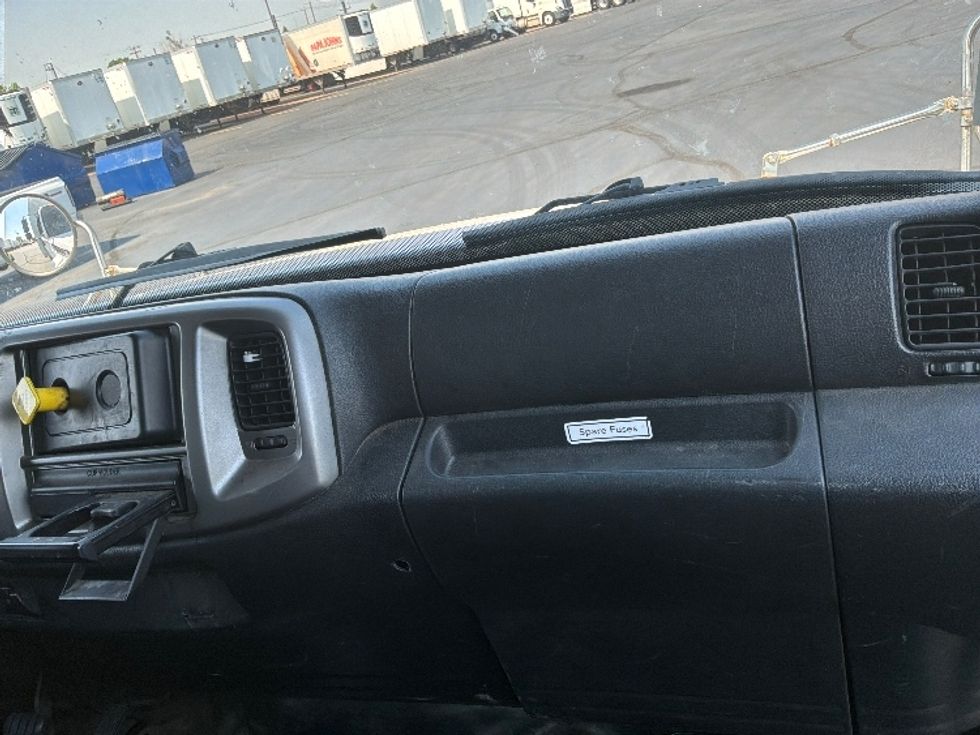 Curtain Side-Light and Medium Duty Trucks-Hino-2020-268-Aurora-CO-319,646\n\t\tmiles-$ 25,000 - Image 19