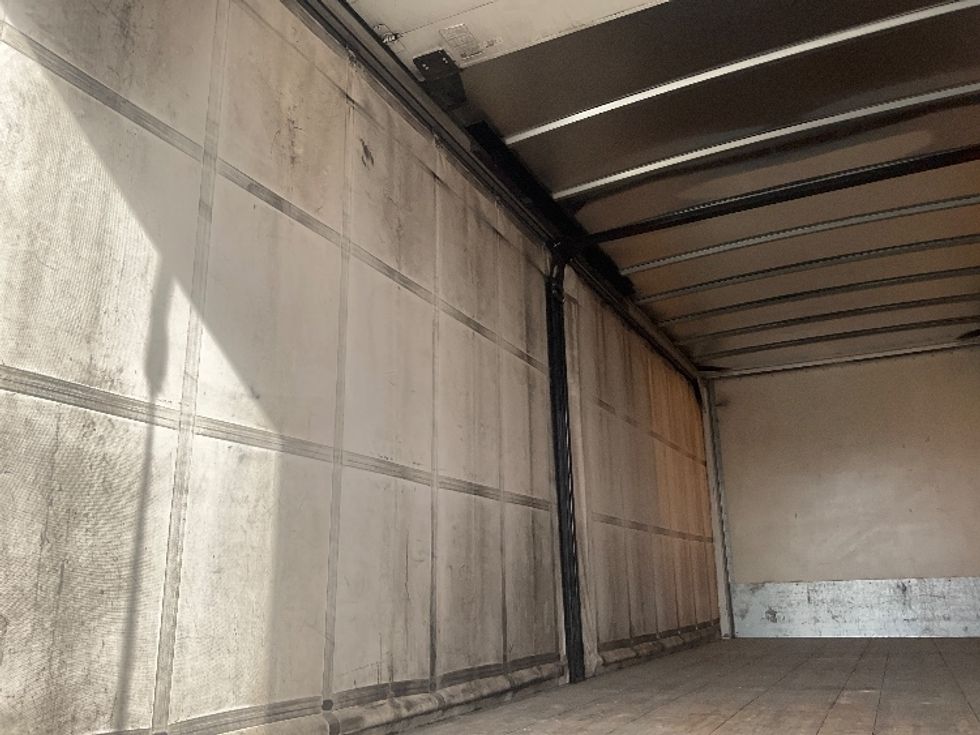 Curtain Side-Light and Medium Duty Trucks-Hino-2020-268-Fontana-CA-243,761\n\t\tmiles-$ 37,500 - Image 11