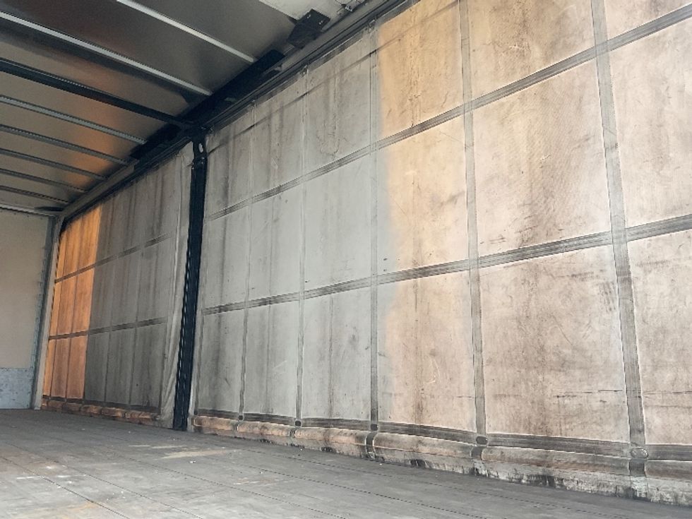 Curtain Side-Light and Medium Duty Trucks-Hino-2020-268-Fontana-CA-243,761\n\t\tmiles-$ 37,500 - Image 12