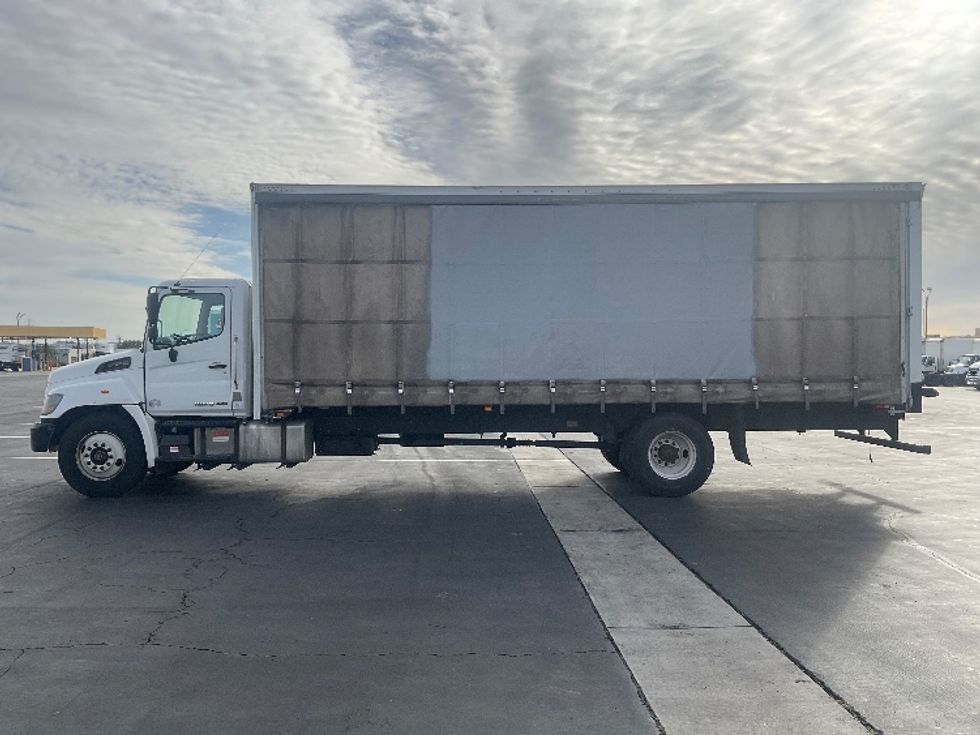 Curtain Side-Light and Medium Duty Trucks-Hino-2020-268-Fontana-CA-243,761\n\t\tmiles-$ 37,500 - Image 4
