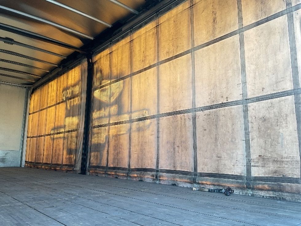 Curtain Side-Light and Medium Duty Trucks-Hino-2020-268-Torrance-CA-254,616\n\t\tmiles-$ 33,500 - Image 12