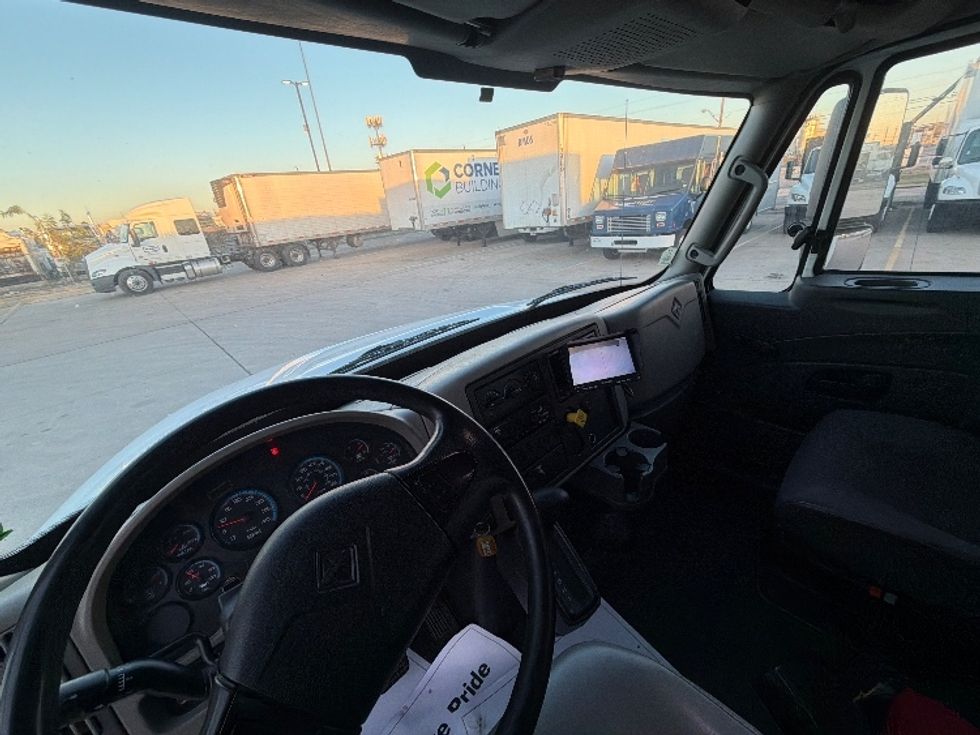 Curtain Side-Light and Medium Duty Trucks-International-2017-4300-Dallas-TX-229,060\n\t\tmiles-$ 31,750 - Image 18