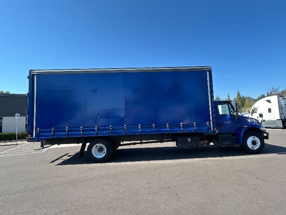 Curtain Side-Light and Medium Duty Trucks-International-2018-4300-Clackamas-OR-241,309\n\t\tmiles-$ 28,250 - Image 14