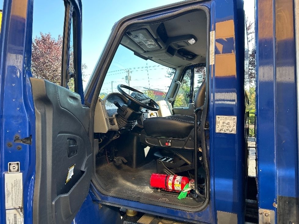 Curtain Side-Light and Medium Duty Trucks-International-2018-4300-Clackamas-OR-241,309\n\t\tmiles-$ 28,250 - Image 15