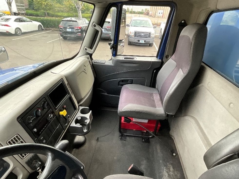 Curtain Side-Light and Medium Duty Trucks-International-2018-4300-Clackamas-OR-241,309\n\t\tmiles-$ 28,250 - Image 18
