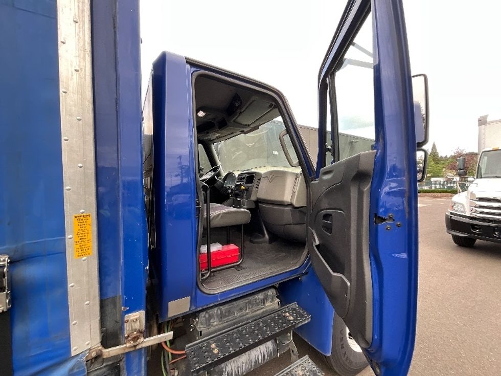 Curtain Side-Light and Medium Duty Trucks-International-2018-4300-Clackamas-OR-241,309\n\t\tmiles-$ 28,250 - Image 19
