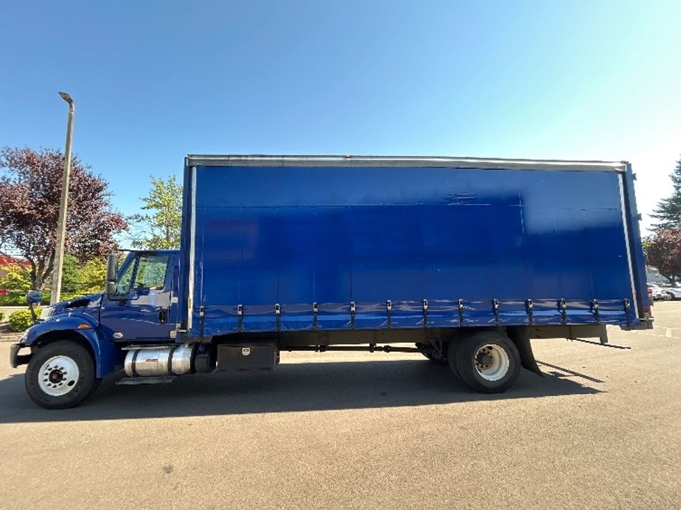 Curtain Side-Light and Medium Duty Trucks-International-2018-4300-Clackamas-OR-241,309\n\t\tmiles-$ 28,250 - Image 4