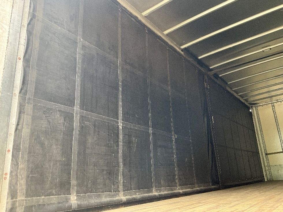 Curtain Side-Light and Medium Duty Trucks-International-2019-4400-Reading-PA-380,000\n\t\tmiles-$ 23,250 - Image 11