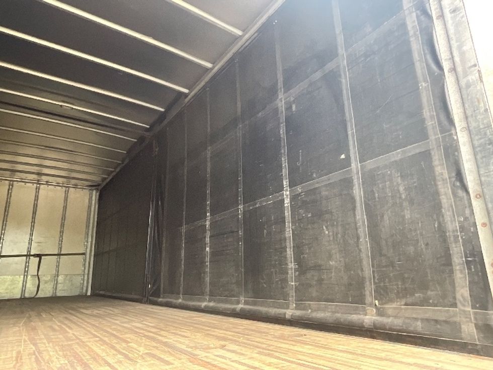 Curtain Side-Light and Medium Duty Trucks-International-2019-4400-Reading-PA-380,000\n\t\tmiles-$ 23,250 - Image 12