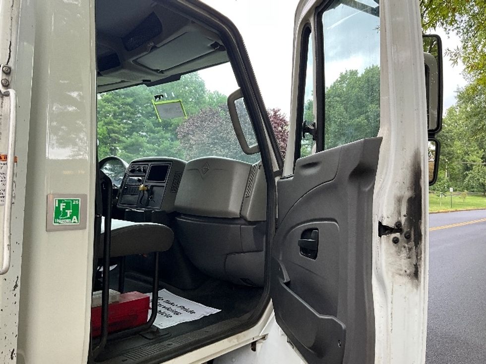 Curtain Side-Light and Medium Duty Trucks-International-2019-4400-Reading-PA-380,000\n\t\tmiles-$ 23,250 - Image 20