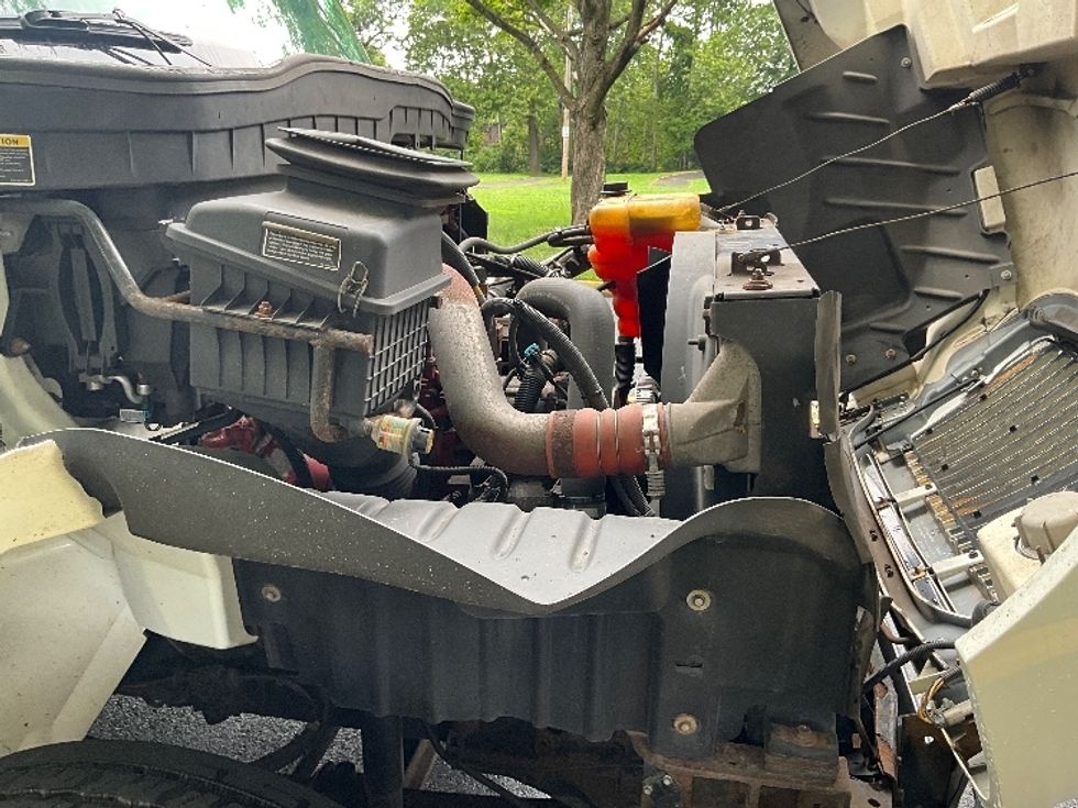 Curtain Side-Light and Medium Duty Trucks-International-2019-4400-Reading-PA-380,000\n\t\tmiles-$ 23,250 - Image 23