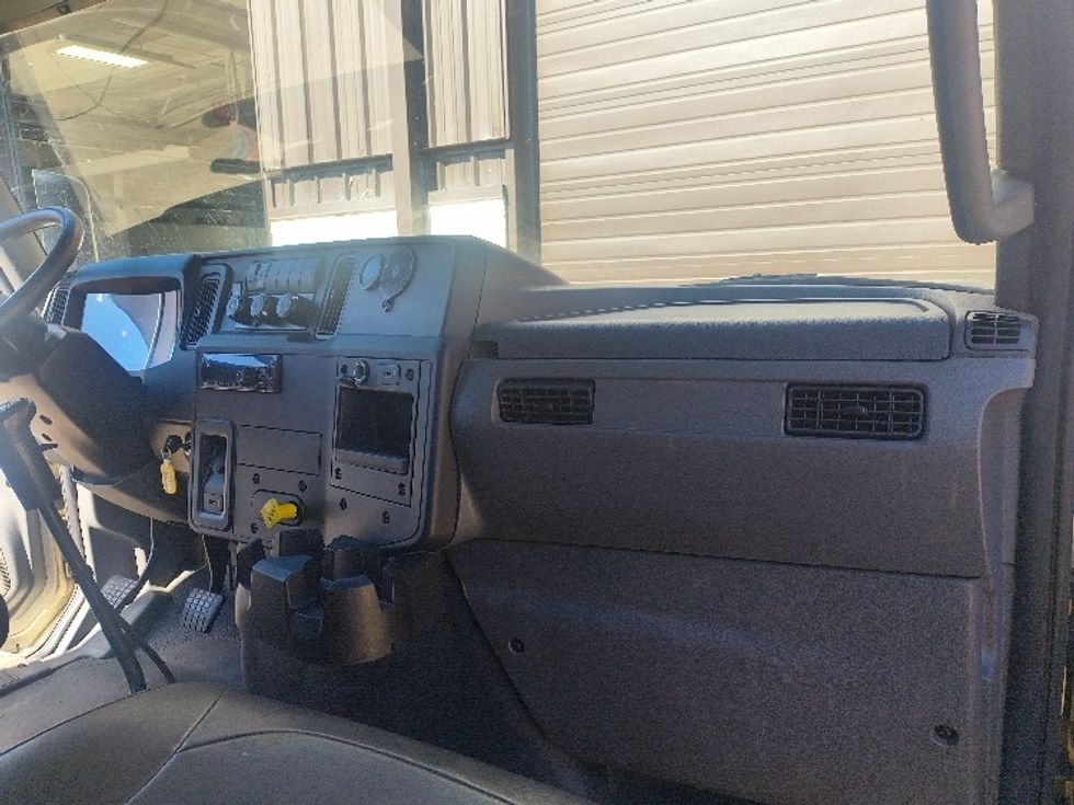 Curtain Side-Light and Medium Duty Trucks-International-2020-MV607-Middlefield-OH-267,939\n\t\tmiles-$ 40,000 - Image 21