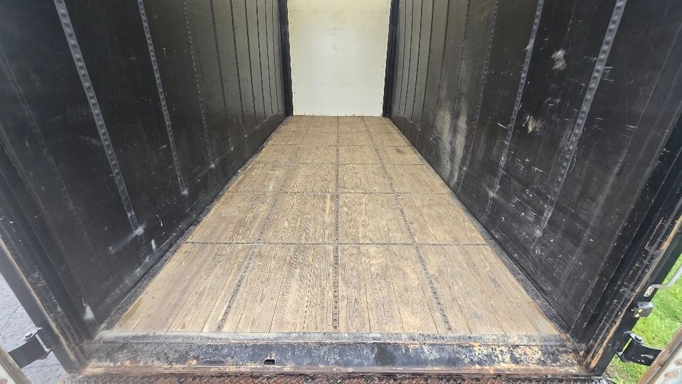 Curtain Side-Light and Medium Duty Trucks-Isuzu-2018-FTR-White Deer-PA-134,564\n\t\tmiles-$ 42,250 - Image 10