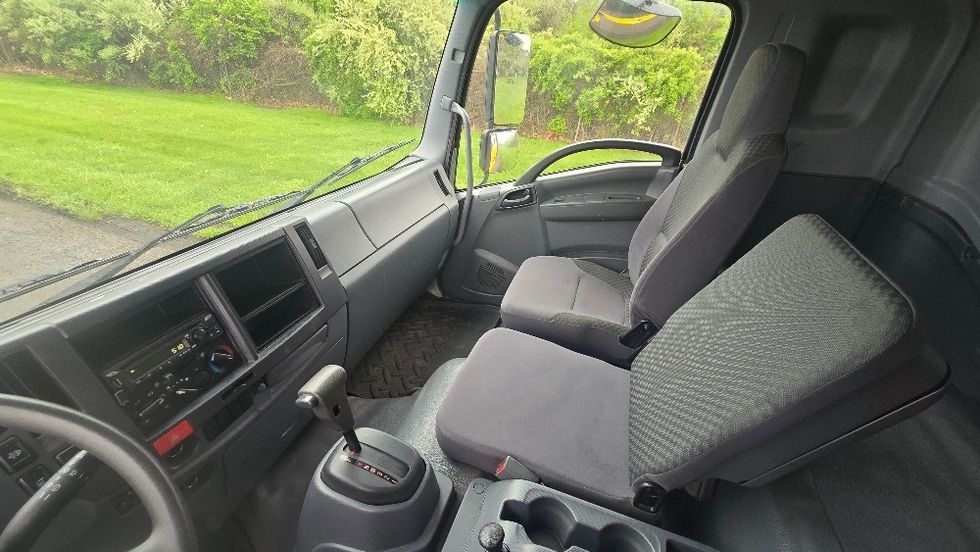 Curtain Side-Light and Medium Duty Trucks-Isuzu-2018-FTR-White Deer-PA-134,564\n\t\tmiles-$ 42,250 - Image 19