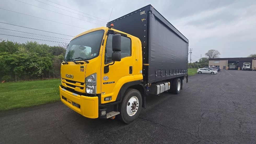 Curtain Side-Light and Medium Duty Trucks-Isuzu-2018-FTR-White Deer-PA-134,564\n\t\tmiles-$ 42,250 - Image 3