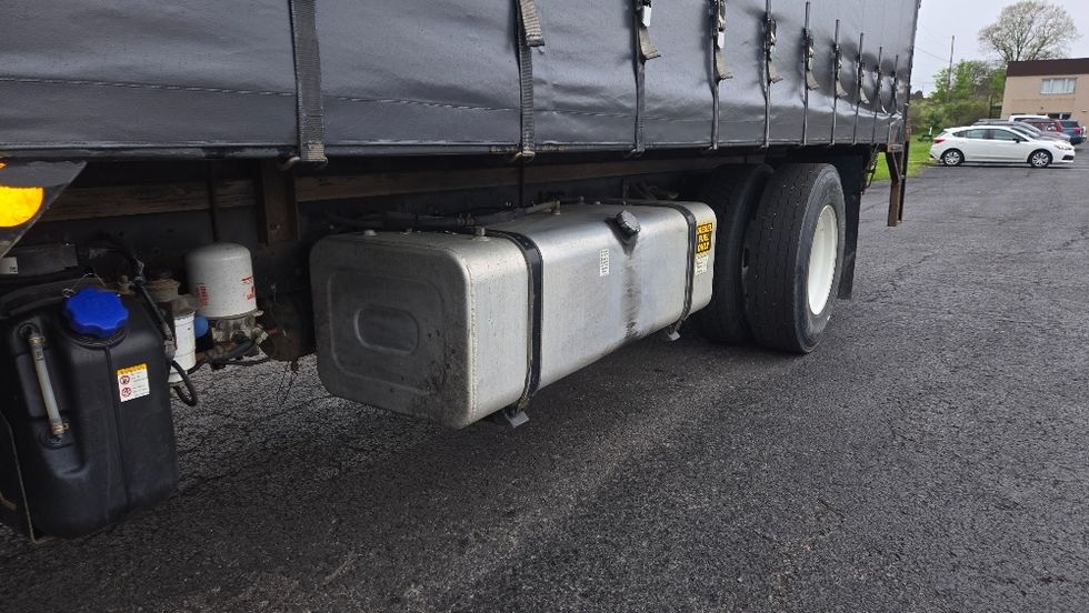 Curtain Side-Light and Medium Duty Trucks-Isuzu-2018-FTR-White Deer-PA-134,564\n\t\tmiles-$ 42,250 - Image 5