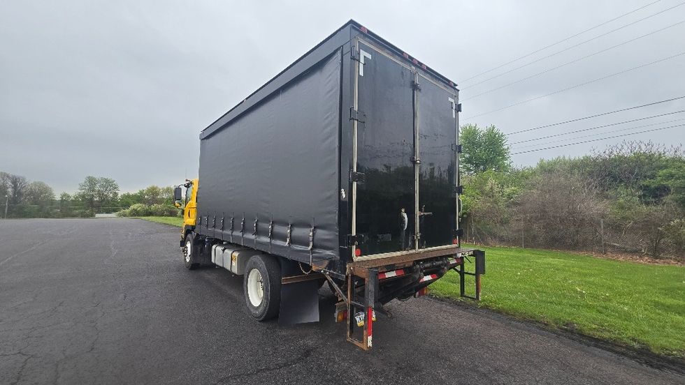Curtain Side-Light and Medium Duty Trucks-Isuzu-2018-FTR-White Deer-PA-134,564\n\t\tmiles-$ 42,250 - Image 6
