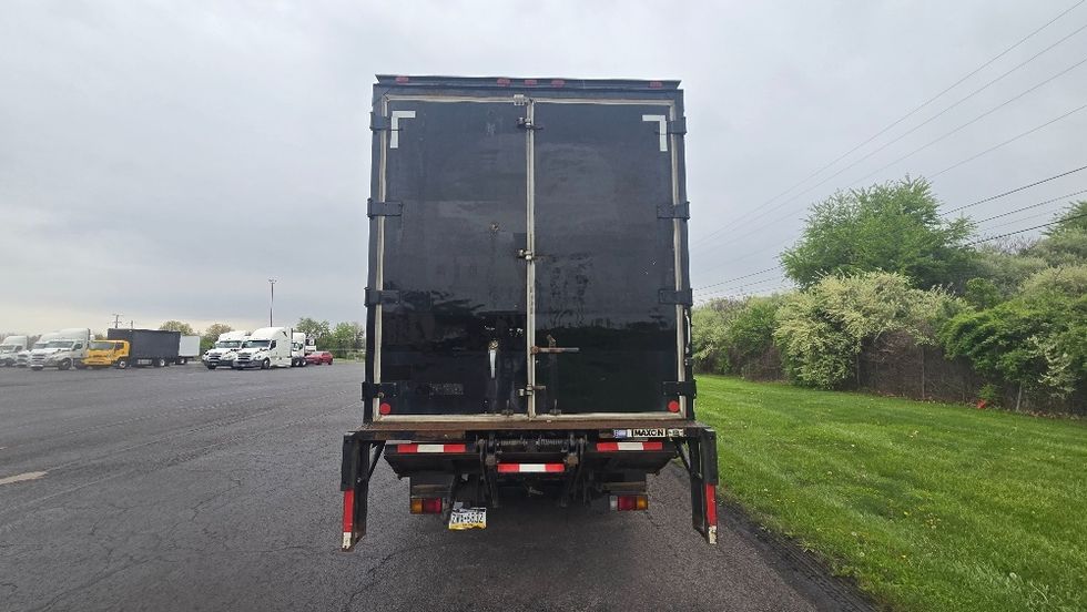 Curtain Side-Light and Medium Duty Trucks-Isuzu-2018-FTR-White Deer-PA-134,564\n\t\tmiles-$ 42,250 - Image 7