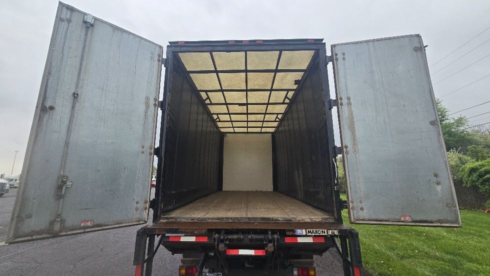 Curtain Side-Light and Medium Duty Trucks-Isuzu-2018-FTR-White Deer-PA-134,564\n\t\tmiles-$ 42,250 - Image 8