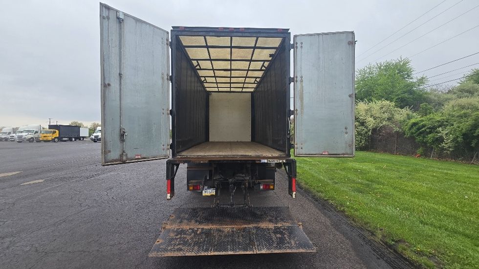 Curtain Side-Light and Medium Duty Trucks-Isuzu-2018-FTR-White Deer-PA-134,564\n\t\tmiles-$ 42,250 - Image 9