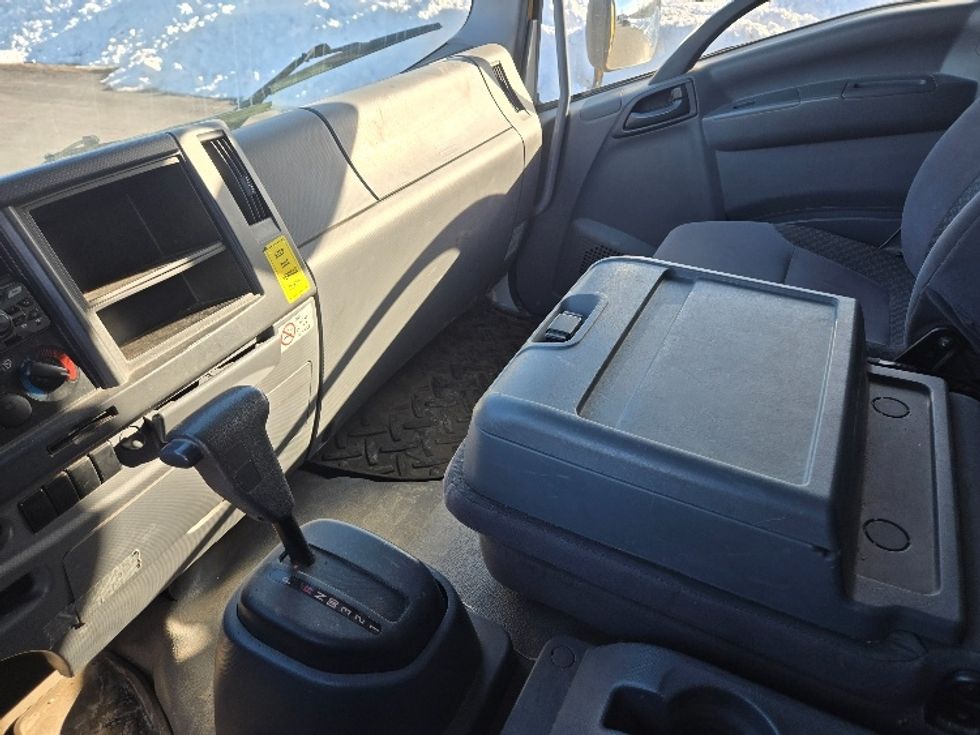 Curtain Side-Light and Medium Duty Trucks-Isuzu-2018-FTR-White Deer-PA-156,453\n\t\tmiles-$ 41,000 - Image 19