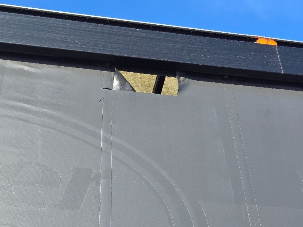 Curtain Side-Light and Medium Duty Trucks-Isuzu-2018-FTR-White Deer-PA-156,453\n\t\tmiles-$ 41,000 - Image 25