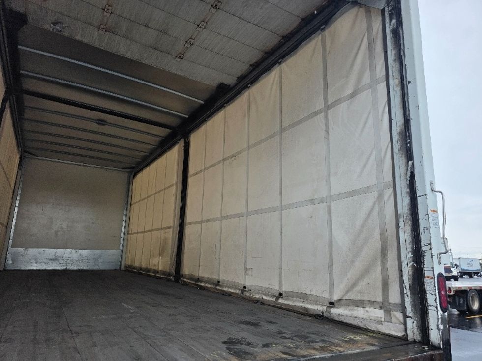 Curtain Side-Light and Medium Duty Trucks-Kenworth-2021-T270-Indianapolis-IN-162,170\n\t\tmiles-$ 53,000 - Image 11