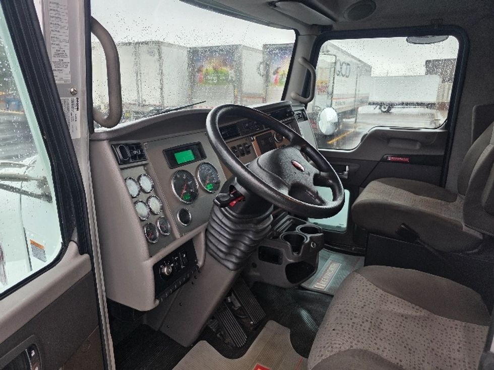 Curtain Side-Light and Medium Duty Trucks-Kenworth-2021-T270-Indianapolis-IN-162,170\n\t\tmiles-$ 53,000 - Image 16