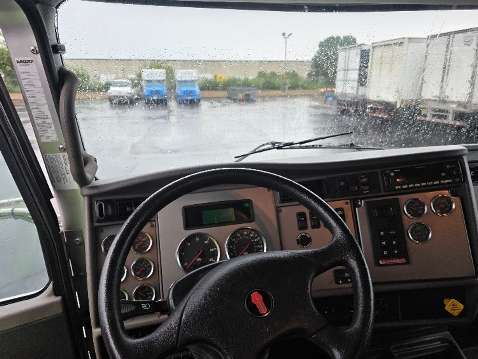 Curtain Side-Light and Medium Duty Trucks-Kenworth-2021-T270-Indianapolis-IN-162,170\n\t\tmiles-$ 53,000 - Image 17