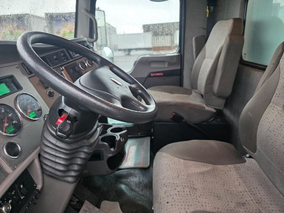 Curtain Side-Light and Medium Duty Trucks-Kenworth-2021-T270-Indianapolis-IN-162,170\n\t\tmiles-$ 53,000 - Image 18