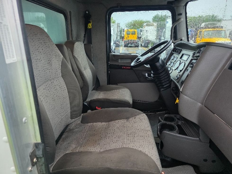 Curtain Side-Light and Medium Duty Trucks-Kenworth-2021-T270-Indianapolis-IN-162,170\n\t\tmiles-$ 53,000 - Image 21