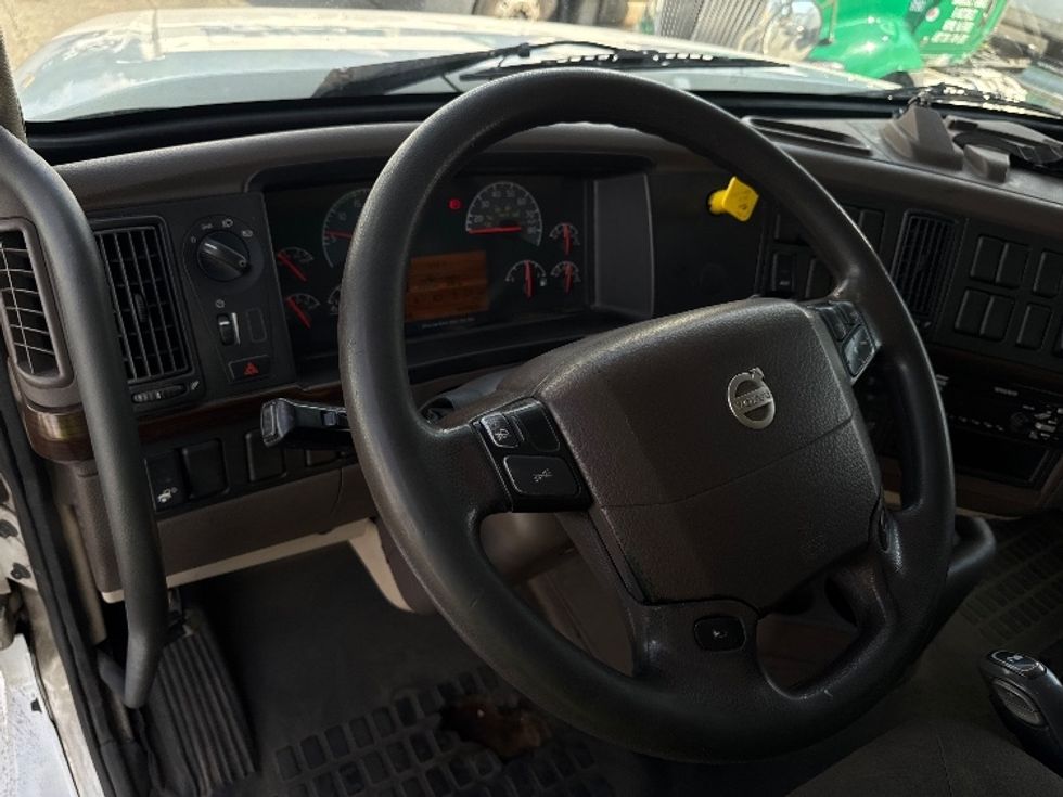 Curtain Side-Light and Medium Duty Trucks-Volvo-2018-VHD64B-Parsippany-NJ-460,208\n\t\tmiles-$ 65,000 - Image 16