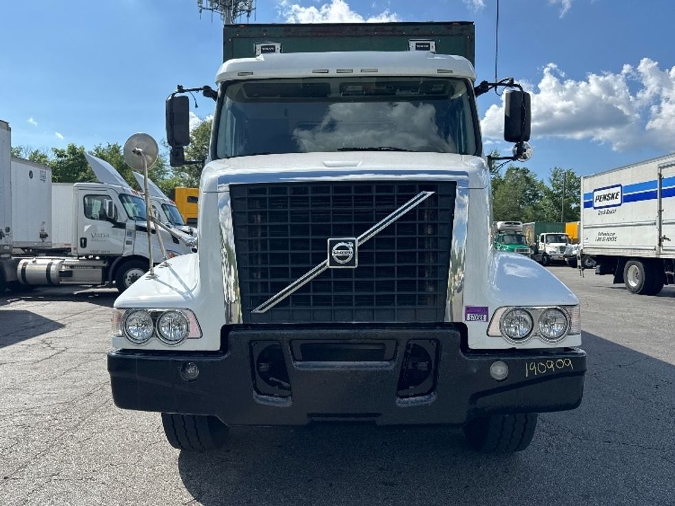 Curtain Side-Light and Medium Duty Trucks-Volvo-2018-VHD64B-Parsippany-NJ-460,208\n\t\tmiles-$ 65,000 - Image 2