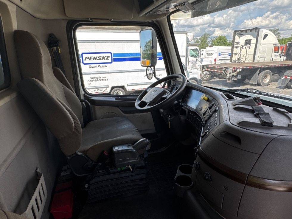 Curtain Side-Light and Medium Duty Trucks-Volvo-2018-VHD64B-Parsippany-NJ-460,208\n\t\tmiles-$ 65,000 - Image 21