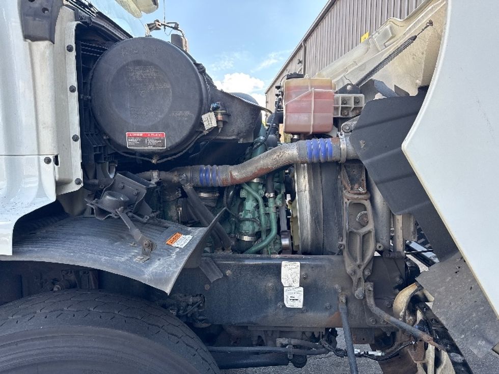 Curtain Side-Light and Medium Duty Trucks-Volvo-2018-VHD64B-Parsippany-NJ-460,208\n\t\tmiles-$ 65,000 - Image 22