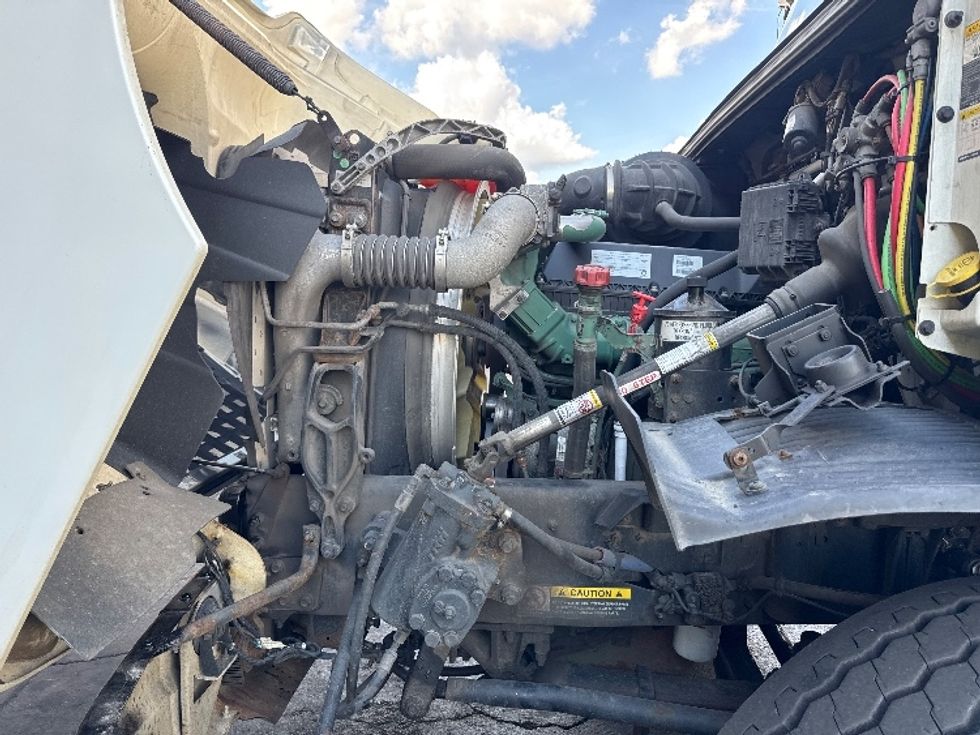 Curtain Side-Light and Medium Duty Trucks-Volvo-2018-VHD64B-Parsippany-NJ-460,208\n\t\tmiles-$ 65,000 - Image 23