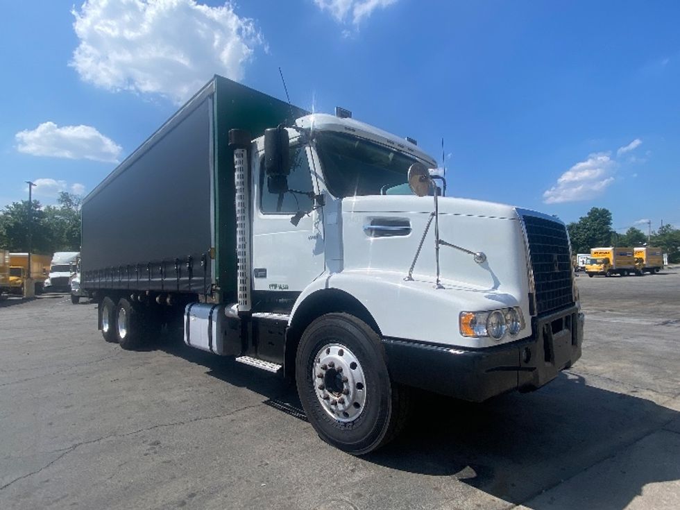 Curtain Side-Light and Medium Duty Trucks-Volvo-2019-VHD64B-Parsippany-NJ-443,903\n\t\tmiles-$ 71,000 - Image 1