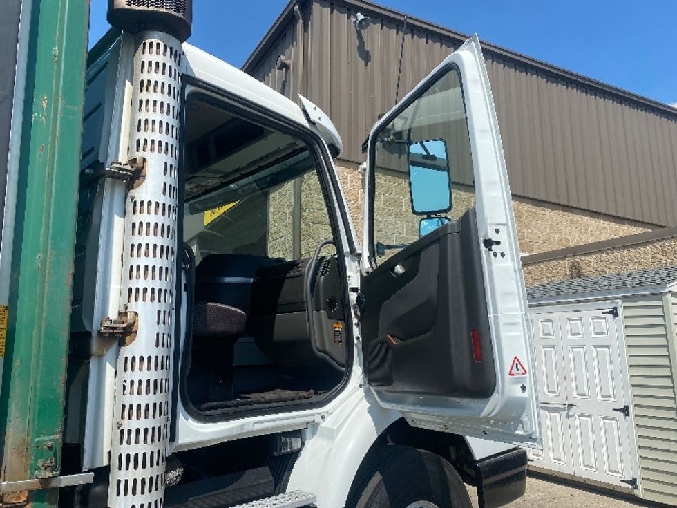 Curtain Side-Light and Medium Duty Trucks-Volvo-2019-VHD64B-Parsippany-NJ-443,903\n\t\tmiles-$ 71,000 - Image 20