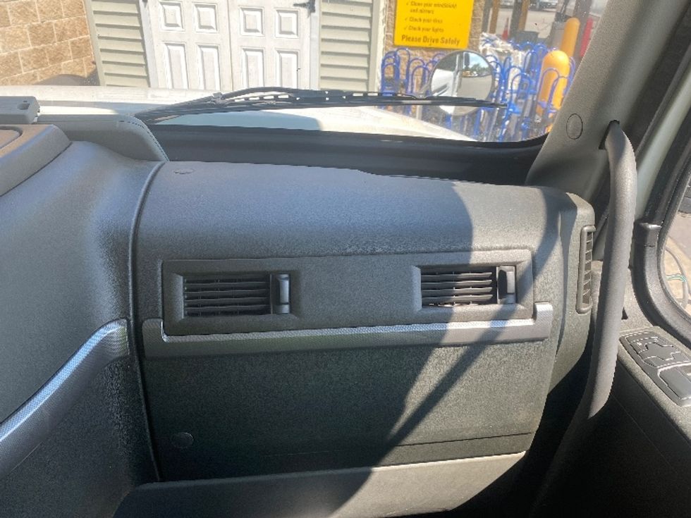 Curtain Side-Light and Medium Duty Trucks-Volvo-2019-VHD64B-Parsippany-NJ-443,903\n\t\tmiles-$ 71,000 - Image 21