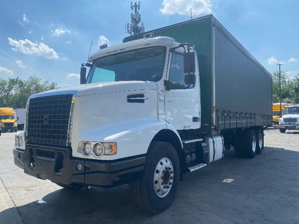 Curtain Side-Light and Medium Duty Trucks-Volvo-2019-VHD64B-Parsippany-NJ-443,903\n\t\tmiles-$ 71,000 - Image 3
