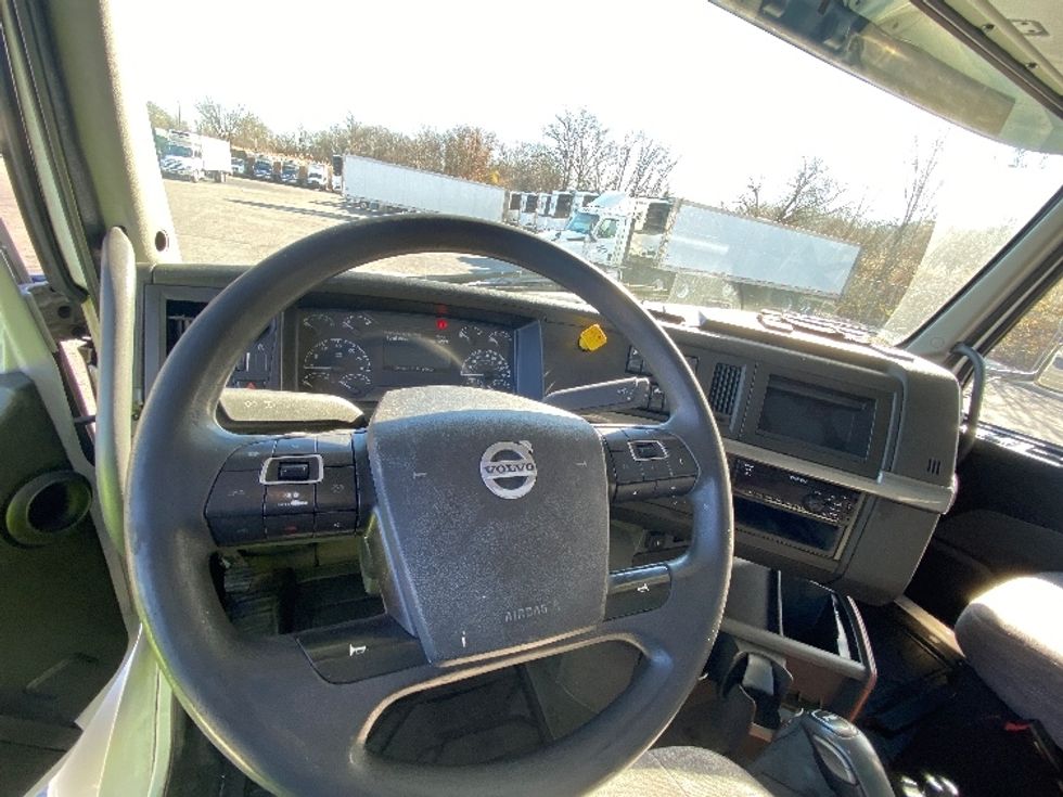 Curtain Side-Light and Medium Duty Trucks-Volvo-2019-VHD64B-Parsippany-NJ-486,000\n\t\tmiles-$ 70,500 - Image 17