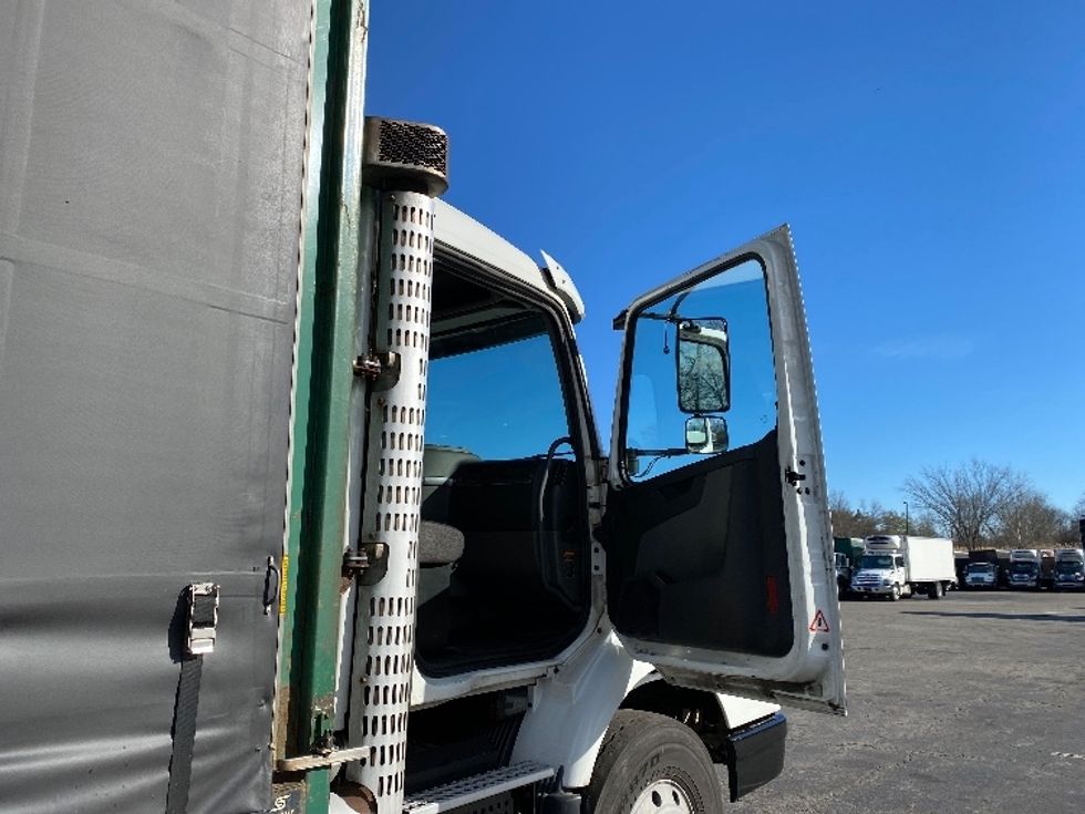 Curtain Side-Light and Medium Duty Trucks-Volvo-2019-VHD64B-Parsippany-NJ-486,000\n\t\tmiles-$ 70,500 - Image 19