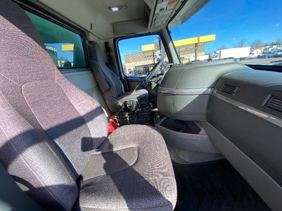 Curtain Side-Light and Medium Duty Trucks-Volvo-2019-VHD64B-Parsippany-NJ-486,000\n\t\tmiles-$ 70,500 - Image 21