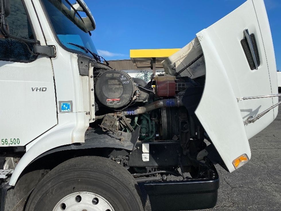 Curtain Side-Light and Medium Duty Trucks-Volvo-2019-VHD64B-Parsippany-NJ-486,000\n\t\tmiles-$ 70,500 - Image 22