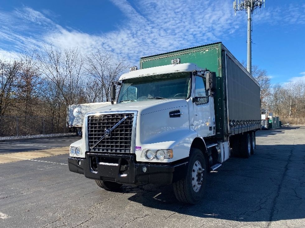 Curtain Side-Light and Medium Duty Trucks-Volvo-2019-VHD64B-Parsippany-NJ-486,000\n\t\tmiles-$ 70,500 - Image 3